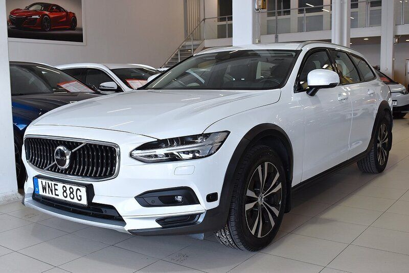 Vit Begagnad 2020 Volvo V90 CC Kombi | 309 000 kr (Marknadspris) - Bild 1/4