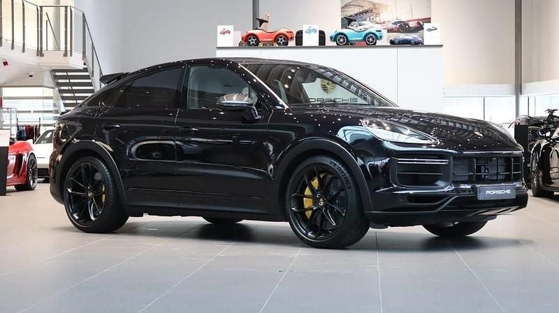 Begagnad Porsche Cayenne Turbo GT 649 HK (477 kW) 2022 Svart SUV