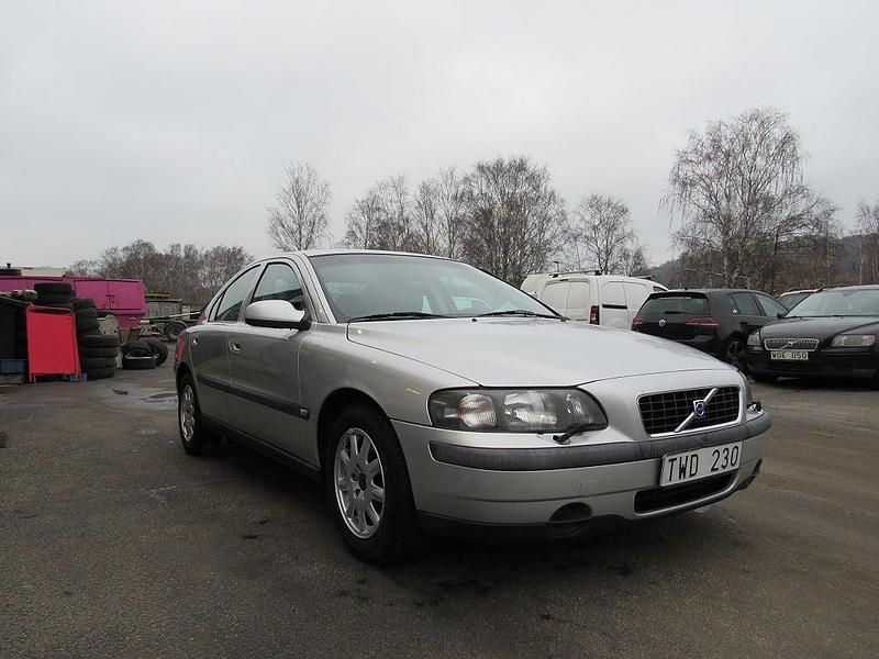 Begagnad Volvo S60 140 HK (102 kW) 2002 Grå Sedan