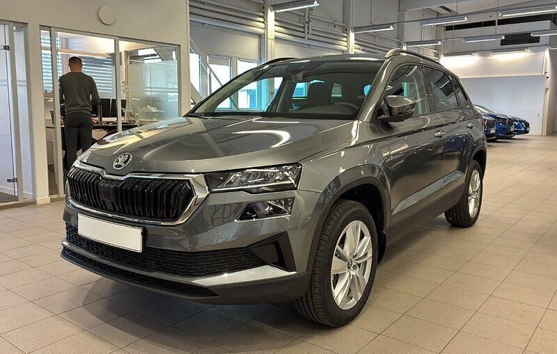 Ny 2025 Skoda Karoq SUV | 324 900 kr (Superpris) - Bild 1/4