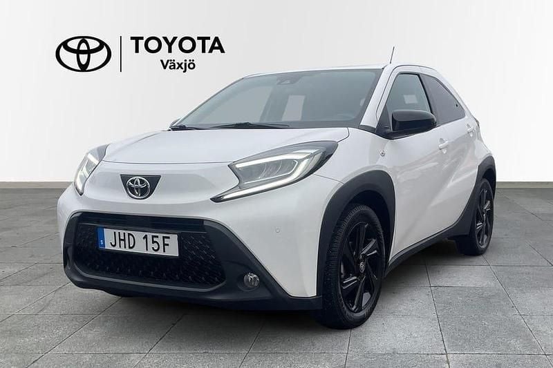 Begagnad Toyota Aygo X X-play 72 HK (52 kW) 2022 Vit SUV