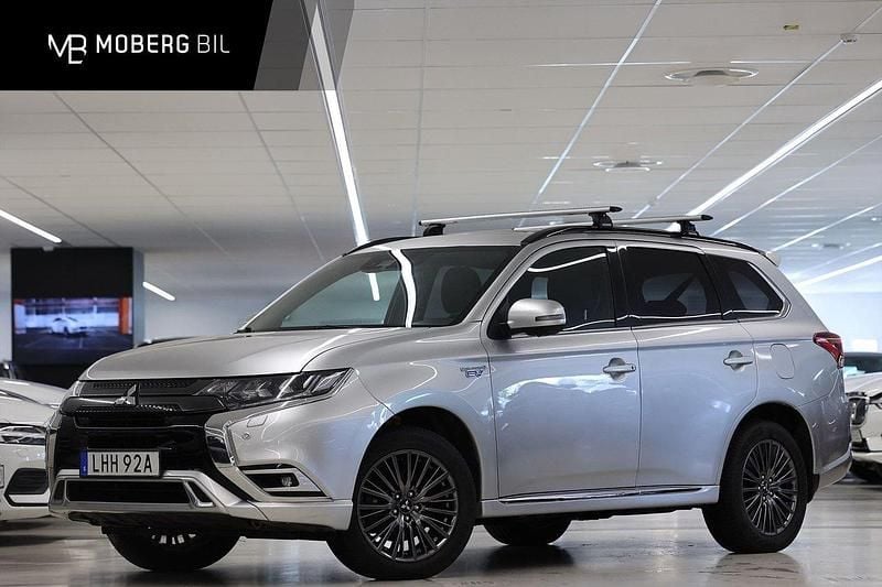 Silver Begagnad 2019 Mitsubishi Outlander P-HEV SUV | 209 900 kr (Marknadspris) - Bild 1/3