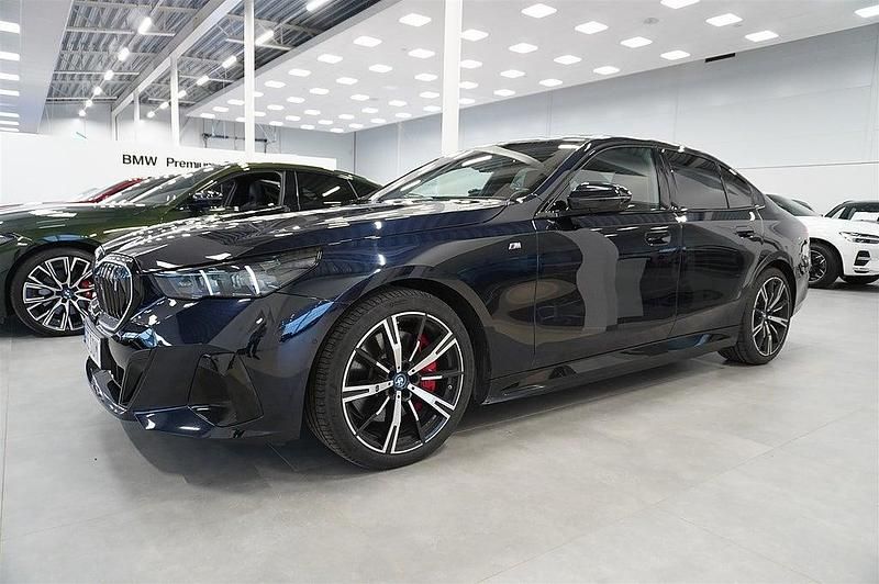 Begagnad BMW i5 M Sport 250 kW (340 HK) 2023 Svart Sedan