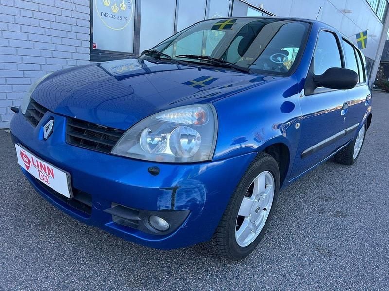 Mörkblå (silver) Begagnad 2007 Renault Clio II Halvkombi | 14 999 kr (Bra pris) - Bild 1/4
