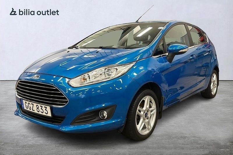Begagnad Ford Fiesta Titanium 101 HK (74 kW) 2014 Blå Halvkombi