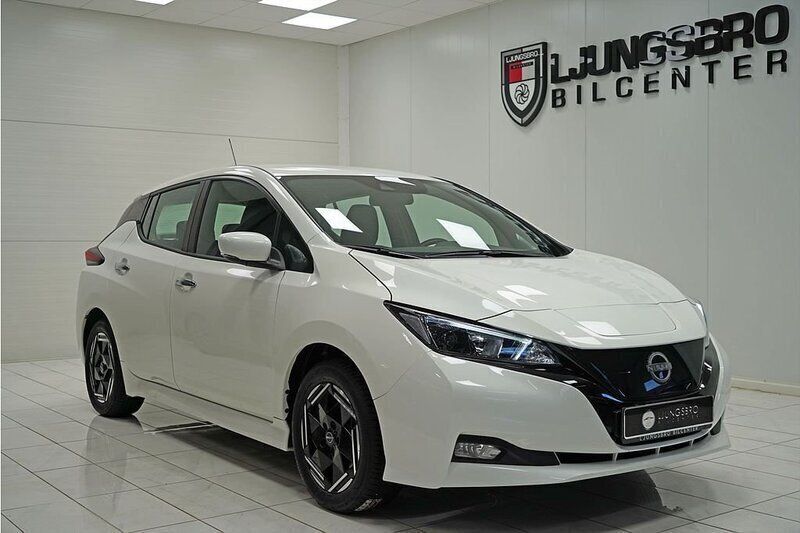 Vit Begagnad 2022 Nissan Leaf Halvkombi | 198 500 kr (Marknadspris) - Bild 1/4