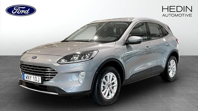 Grå (grey) Begagnad 2023 Ford Kuga Titanium SUV | 269 900 kr (Marknadspris) - Bild 1/4