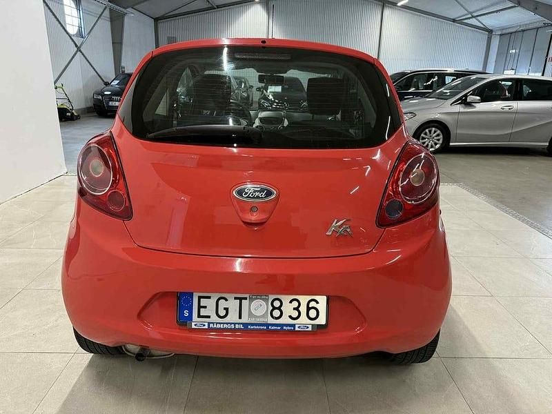 Begagnad Ford Ka Titanium 70 HK (51 kW) 2009 Röd Halvkombi