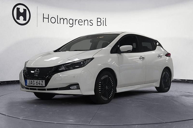 Begagnad Nissan Leaf 360º 110 kW (150 HK) 2023 Vit Halvkombi