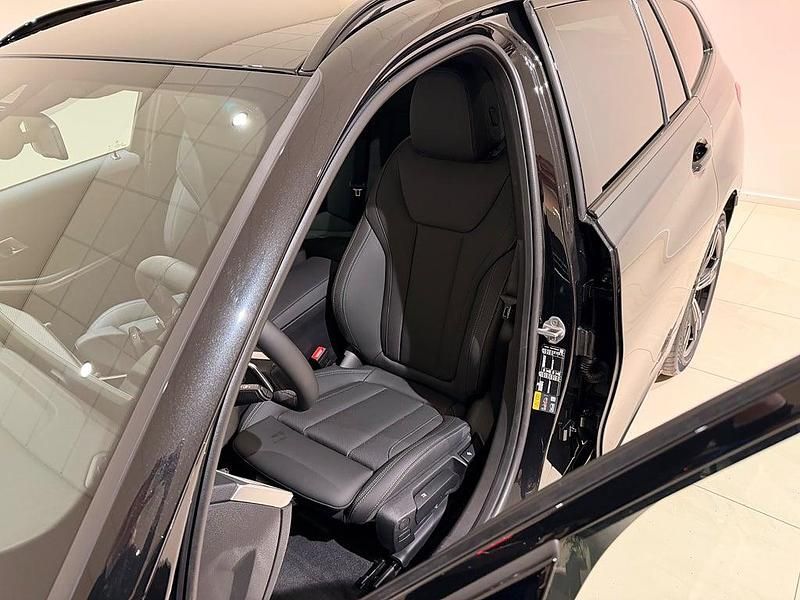 Ny BMW 330e M Sport 2026 Svart Kombi