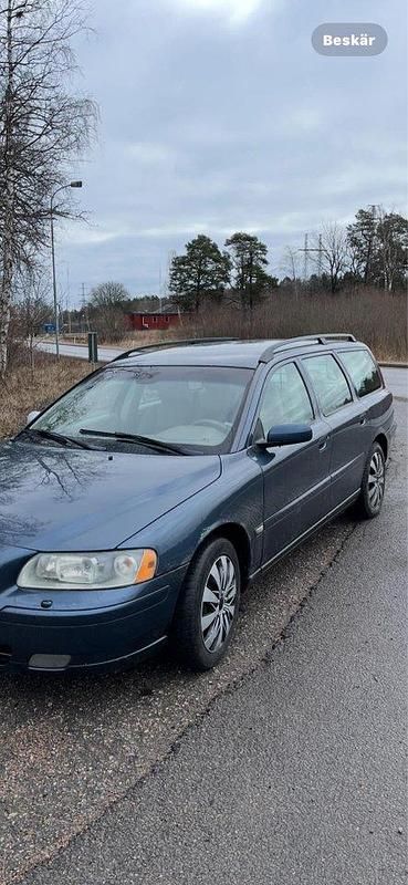 Blå Begagnad 2005 Volvo V70 Momentum Kombi | 12 000 kr (Superpris) - Bild 1/3