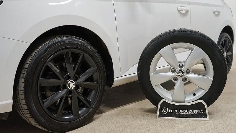 Begagnad Skoda Fabia Style 110 HK (80 kW) 2018 Vit Halvkombi