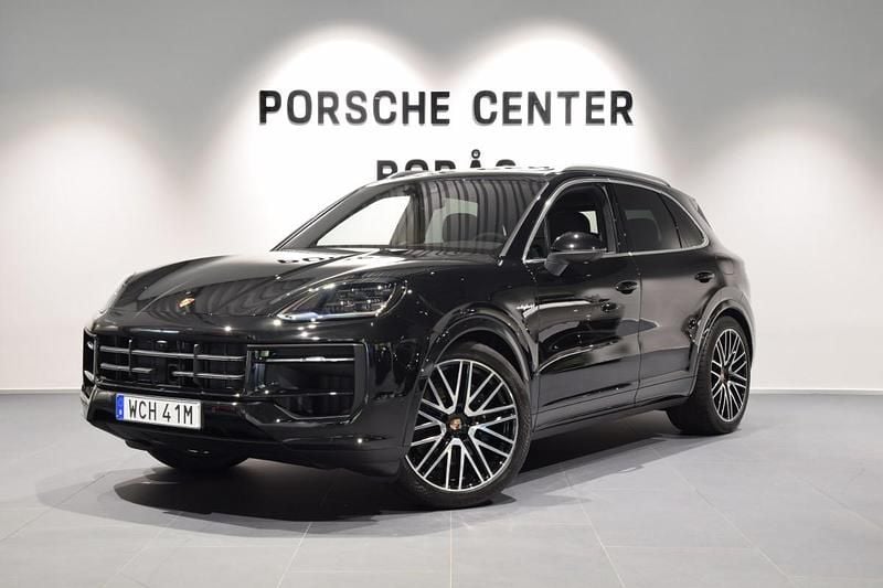 Svart (black) Ny 2025 Porsche Cayenne SUV | 1 477 500 kr (Superpris) - Bild 1/4