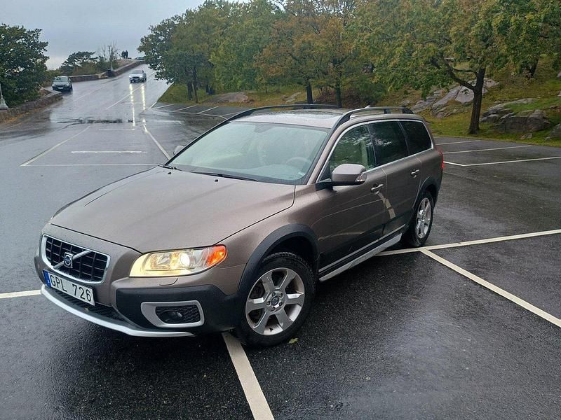 Grå Begagnad 2008 Volvo XC70 Summum Kombi | 89 000 kr (Marknadspris) - Bild 1/1
