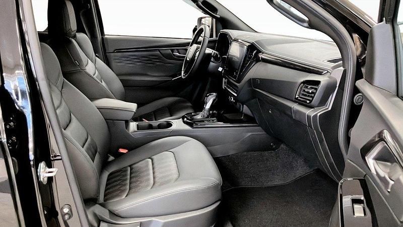 Ny Isuzu D-Max 2025 Svart Van