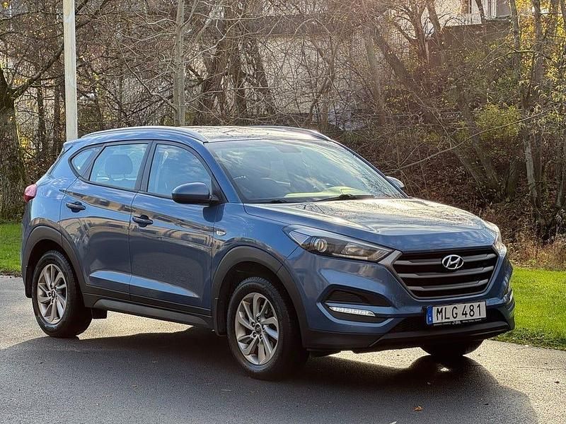 Blå Begagnad 2015 Hyundai Tucson Select SUV | 77 900 kr (Lite dyr) - Bild 1/4