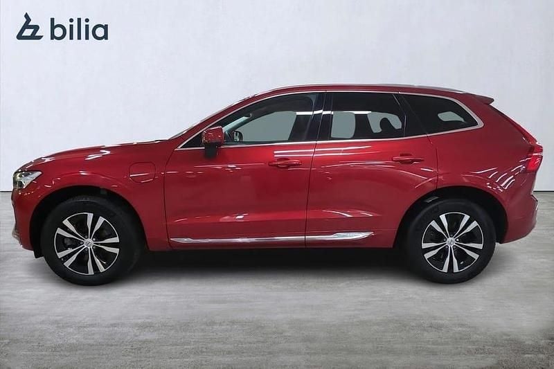Begagnad Volvo XC60 Core 355 HK (261 kW) 2023 Röd SUV
