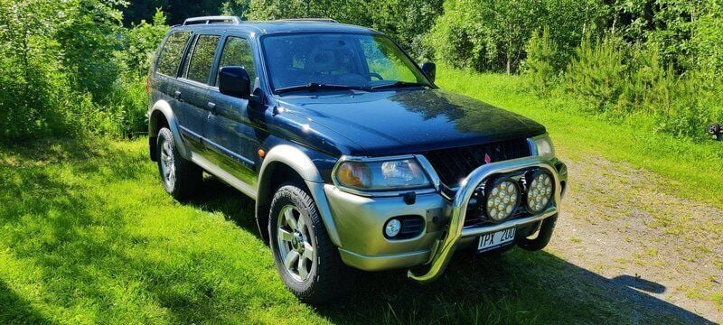 Begagnad 2003 Mitsubishi Pajero SUV | 49 000 kr (Marknadspris) - Bild 1/4