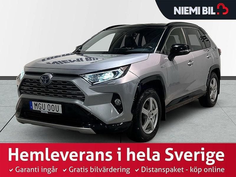 Grå metallic Begagnad 2019 Toyota RAV4 Hybrid SUV | 339 900 kr (Marknadspris) - Bild 1/3