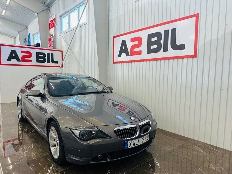 Grå Begagnad 2005 BMW 645 Sportkupé | 129 900 kr - Bild 1/4