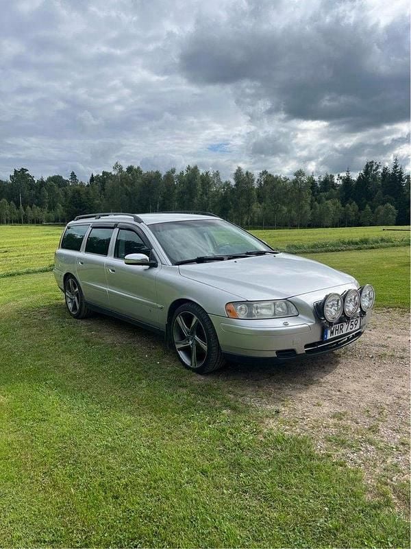 Grå Begagnad 2005 Volvo V70 Business Edition Kombi | 18 500 kr (Bra pris) - Bild 1/4