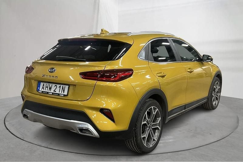 Begagnad Kia XCeed 141 HK (103 kW) 2021 Gul SUV