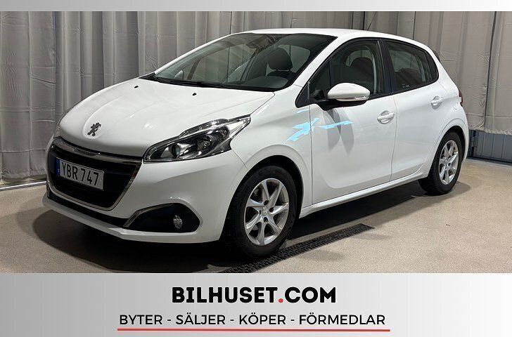 Vit Begagnad 2015 Peugeot 208 Halvkombi | 105 000 kr (Marknadspris) - Bild 1/4