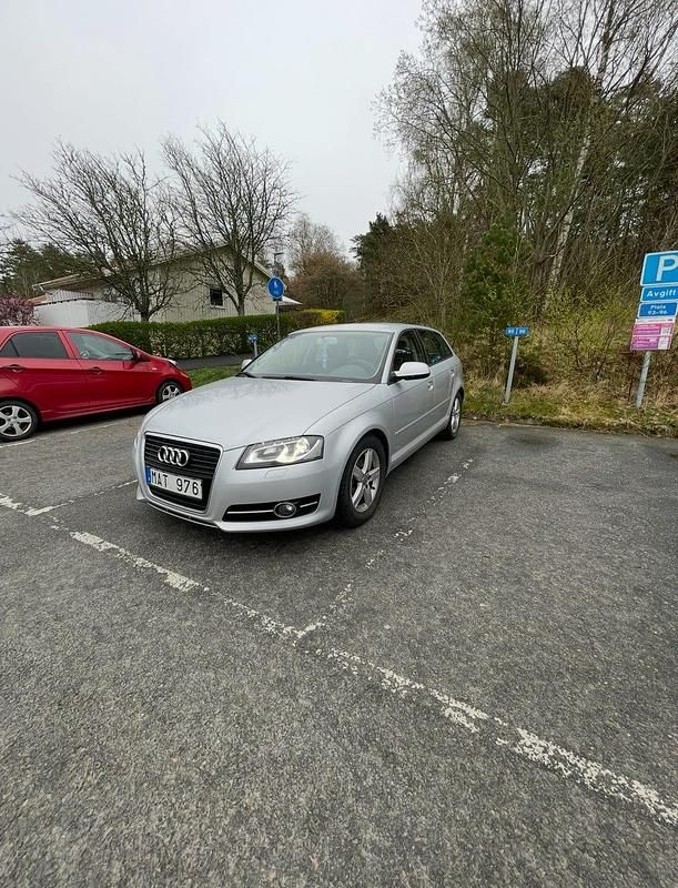 Begagnad 2012 Audi A3 Sportback Halvkombi | 58 000 kr (Superpris) - Bild 1/4