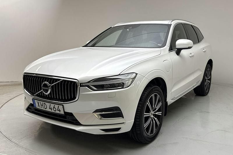 Vit Begagnad 2018 Volvo XC60 Inscription SUV | 294 800 kr (Marknadspris) - Bild 1/4
