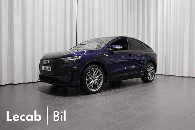 Blå (navarrablå metallic) Begagnad 2025 Audi Q4 Sportback e-tron S-Line SUV | 639 500 kr (Lite dyr) - Bild 1/4