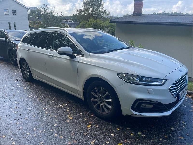 Svart Begagnad 2019 Ford Mondeo Titanium Kombi | 129 000 kr (Marknadspris) - Bild 1/3