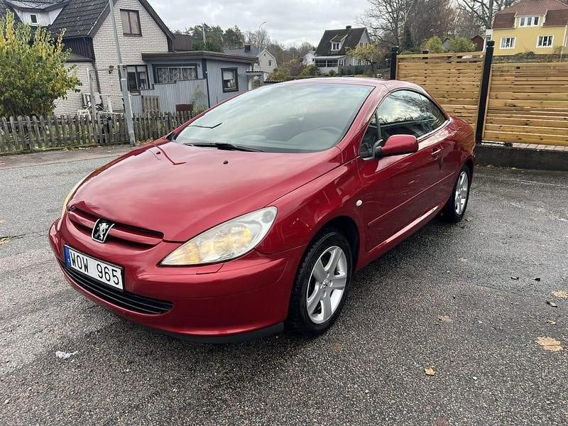 Begagnad 2005 Peugeot 307 CC Cab | 49 000 kr (Marknadspris) - Bild 1/4