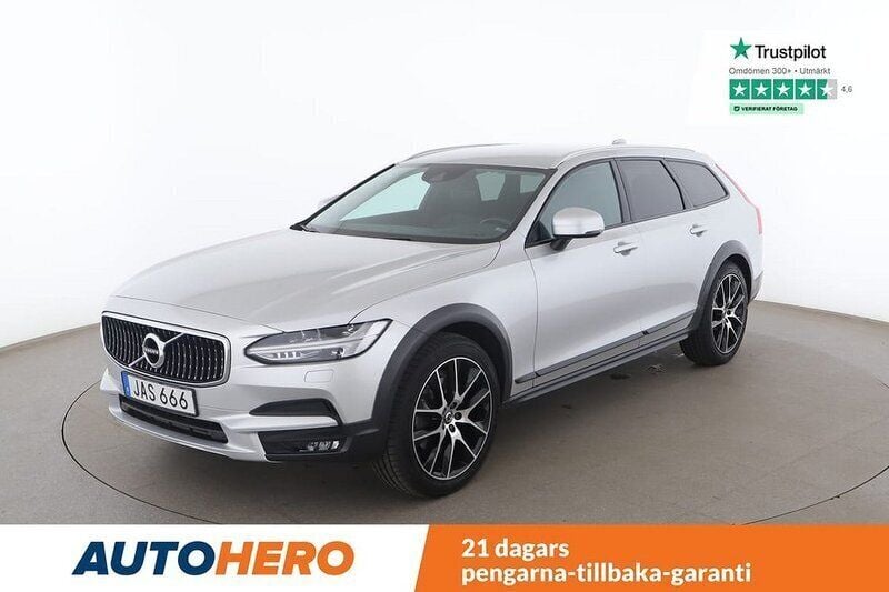 Silver Begagnad 2018 Volvo V90 CC Momentum Kombi | 379 000 kr (Lite dyr) - Bild 1/4