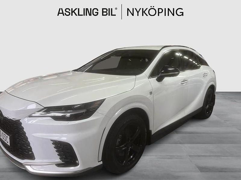 Begagnad Lexus RX450h+ Sport Line 309 HK (227 kW) 2025 Vit