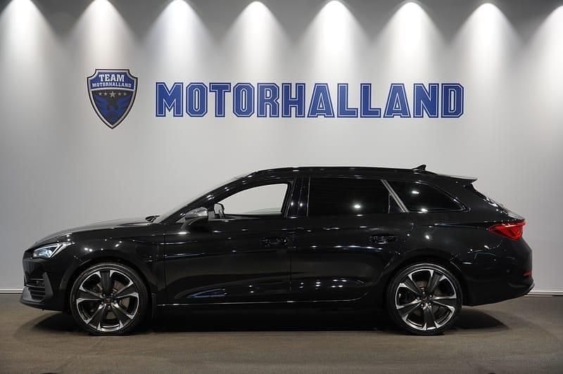 Svart Begagnad 2021 Cupra Leon Kombi | 254 900 kr (Marknadspris) - Bild 1/4