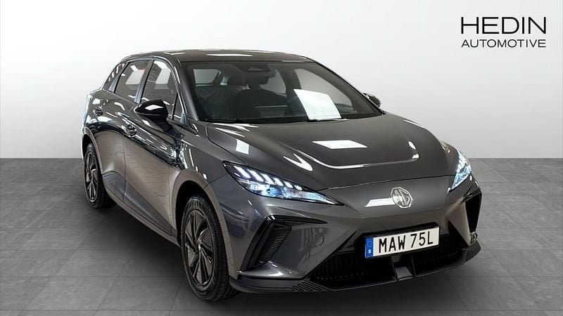 Grå (grey) Begagnad 2023 MG MG4 EV Halvkombi | 259 900 kr (Bra pris) - Bild 1/4