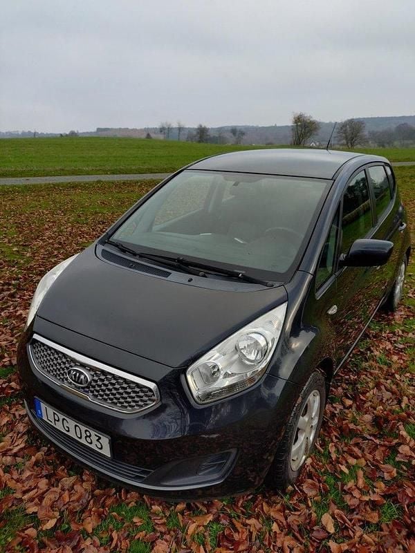 Svart Begagnad 2011 Kia Venga EX Halvkombi | 39 000 kr (Bra pris) - Bild 1/4