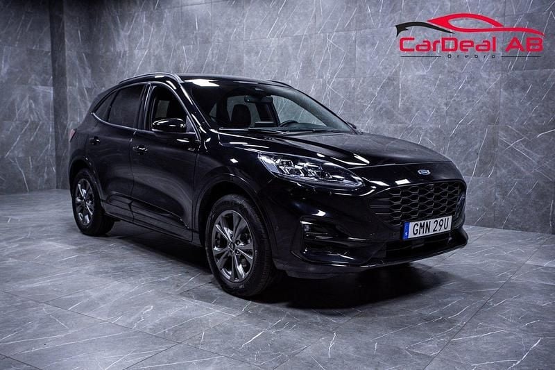 Svart Begagnad 2022 Ford Kuga ST-Line SUV | 287 800 kr (Lite dyr) - Bild 1/4