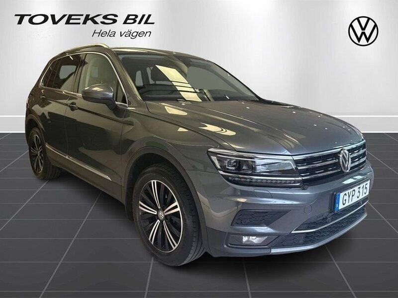 Silver (indium grey metallic) Begagnad 2018 VW Tiguan SUV | 229 000 kr (Bra pris) - Bild 1/4