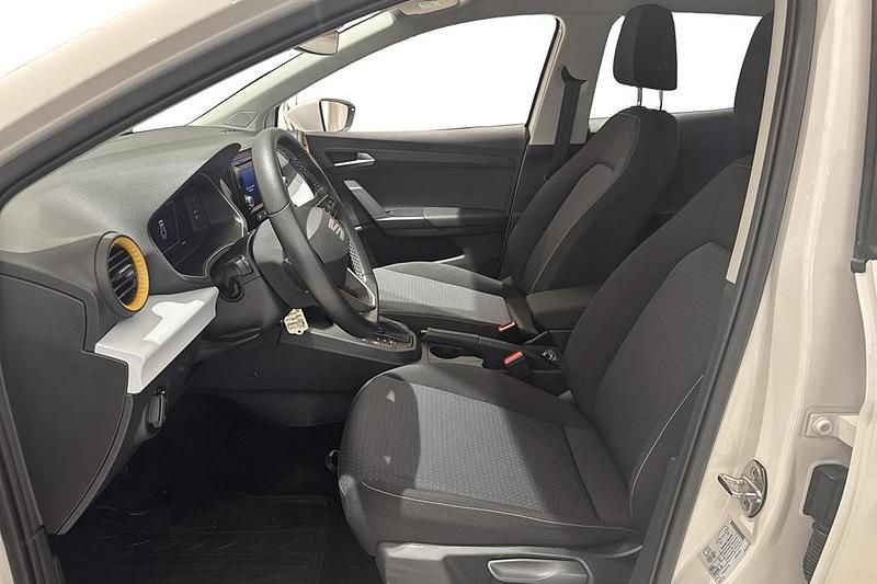 Begagnad Seat Ibiza Style 112 HK (82 kW) 2023 Vit Halvkombi