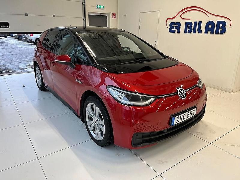 Mörkröd Begagnad 2022 VW ID.3 Pro Performance Halvkombi | 199 900 kr (Bra pris) - Bild 1/4