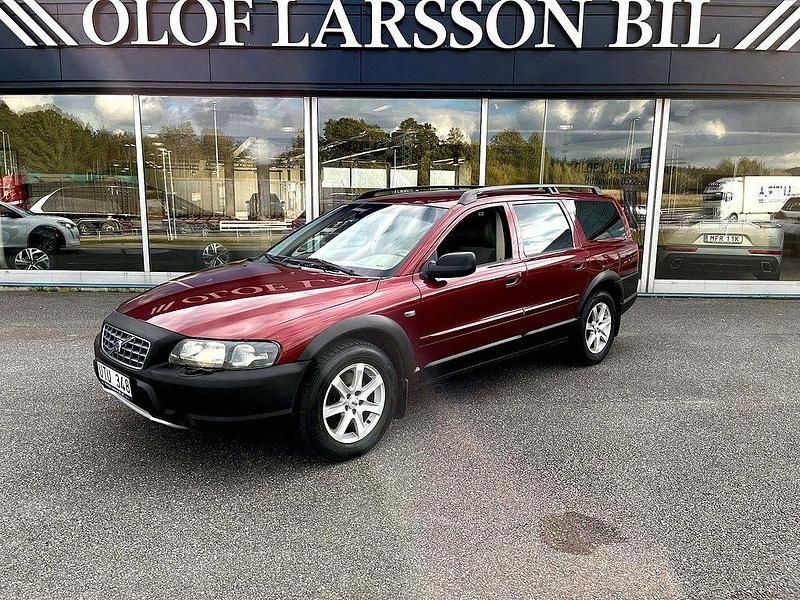 Röd Begagnad 2004 Volvo XC70 SUV | 59 500 kr - Bild 1/4