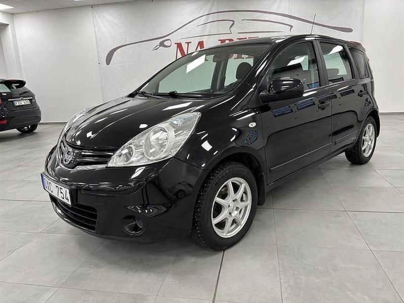 Svart Begagnad 2010 Nissan Note Halvkombi | 34 900 kr (Marknadspris) - Bild 1/4