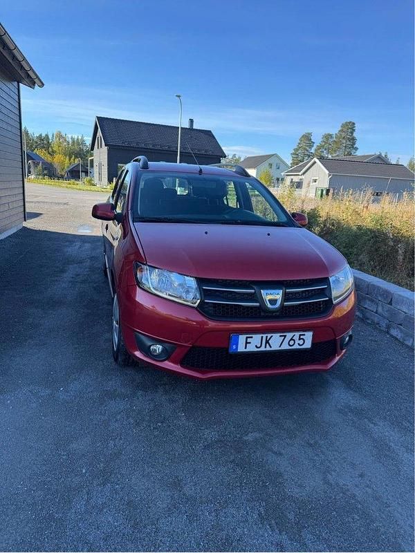Röd Begagnad 2015 Dacia Logan MCV Kombi | 38 000 kr (Lite dyr) - Bild 1/4