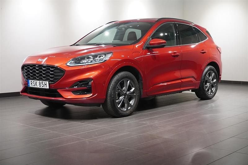 Röd/orange Begagnad 2022 Ford Kuga Business Edition SUV | 299 900 kr (Marknadspris) - Bild 1/4