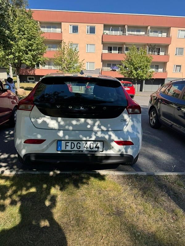 Begagnad Volvo V40 115 HK (84 kW) 2014 Halvkombi