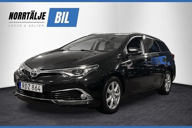 Svart Begagnad 2016 Toyota Auris Touring Sports Executive Kombi | 144 900 kr (Marknadspris) - Bild 1/3
