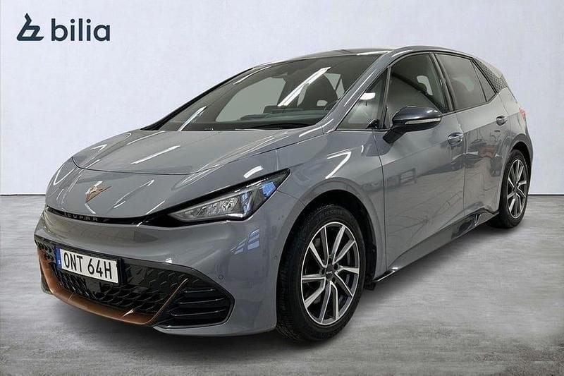 Grå Begagnad 2022 Cupra Born Halvkombi | 204 800 kr - Bild 1/4
