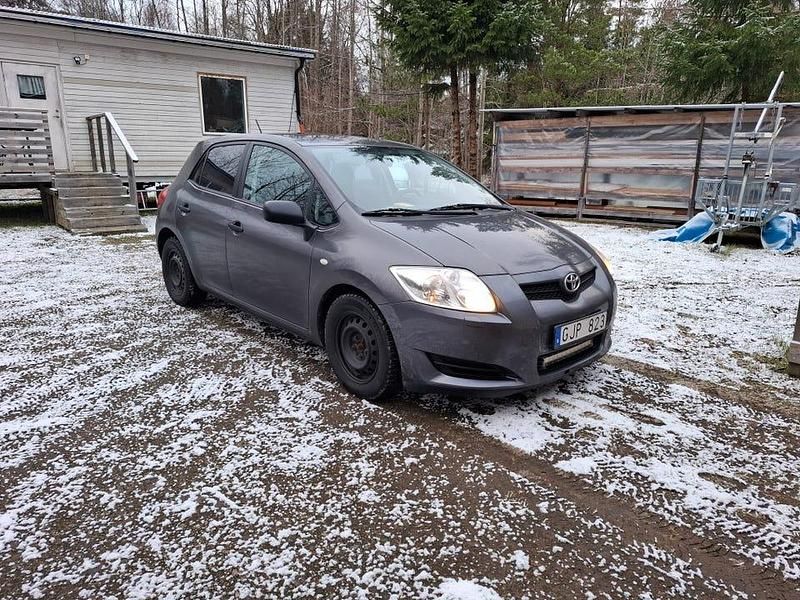 Begagnad 2007 Toyota Auris Halvkombi | 40 000 kr (Marknadspris) - Bild 1/3