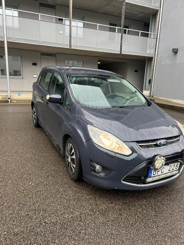 Grå Begagnad 2011 Ford Grand C-Max Trend Minibuss | 59 000 kr (Marknadspris) - Bild 1/4